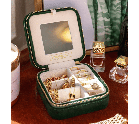 Best gifts ideas: Plush Velvet Travel Jewelry Box Organizer Travel Jewelry Case, Jewelry Travel Organizer Small Jewelry Box for Women, Jewelry Travel Case Earring Organizer with Mirror - Emerald Velvet